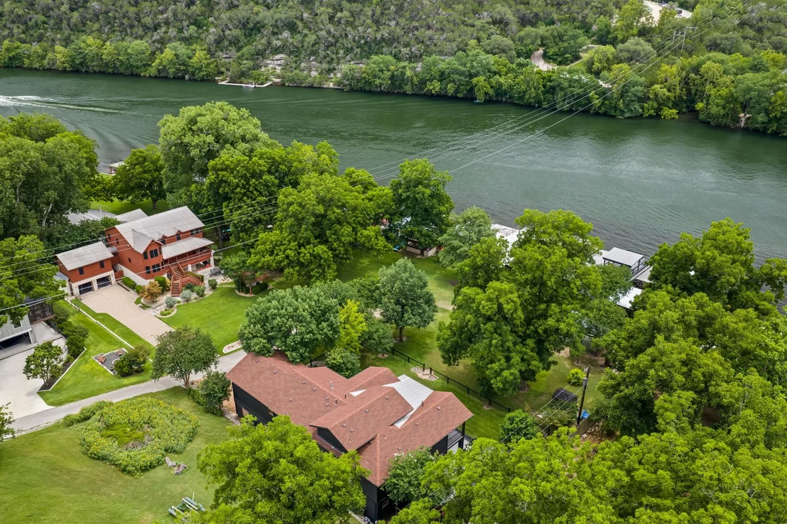 Photo of Unit 8 at 12417 River BND