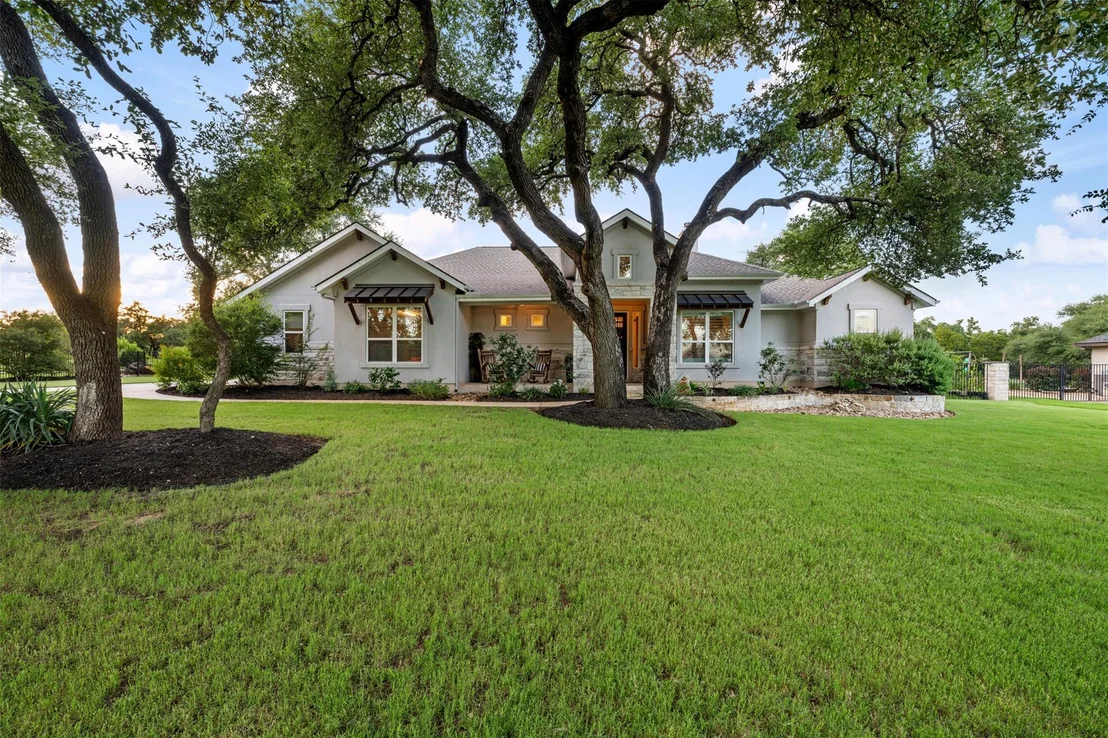 Photo of 220 Highland Oaks