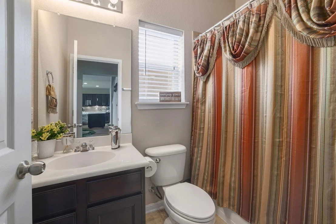 Photo of 588 Bottle Brush DR