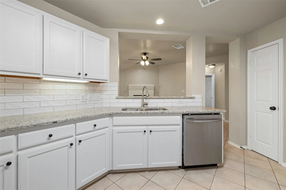 Photo of 806 Hilltop DR
