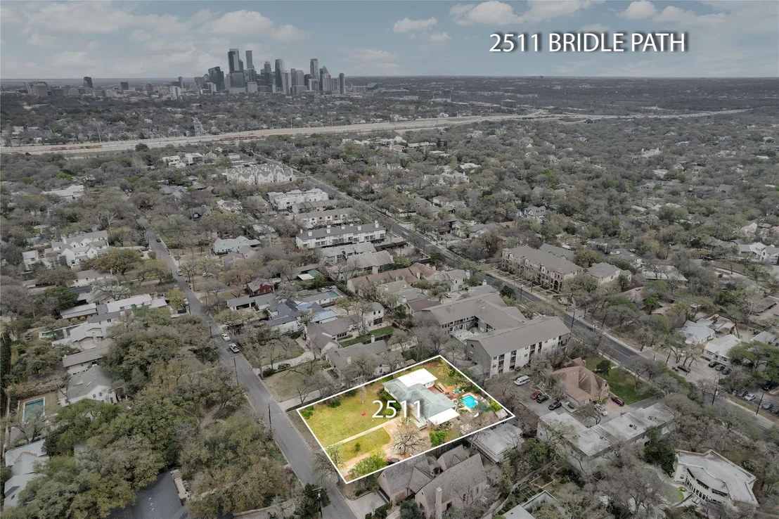 Photo of 2511 Bridle PATH