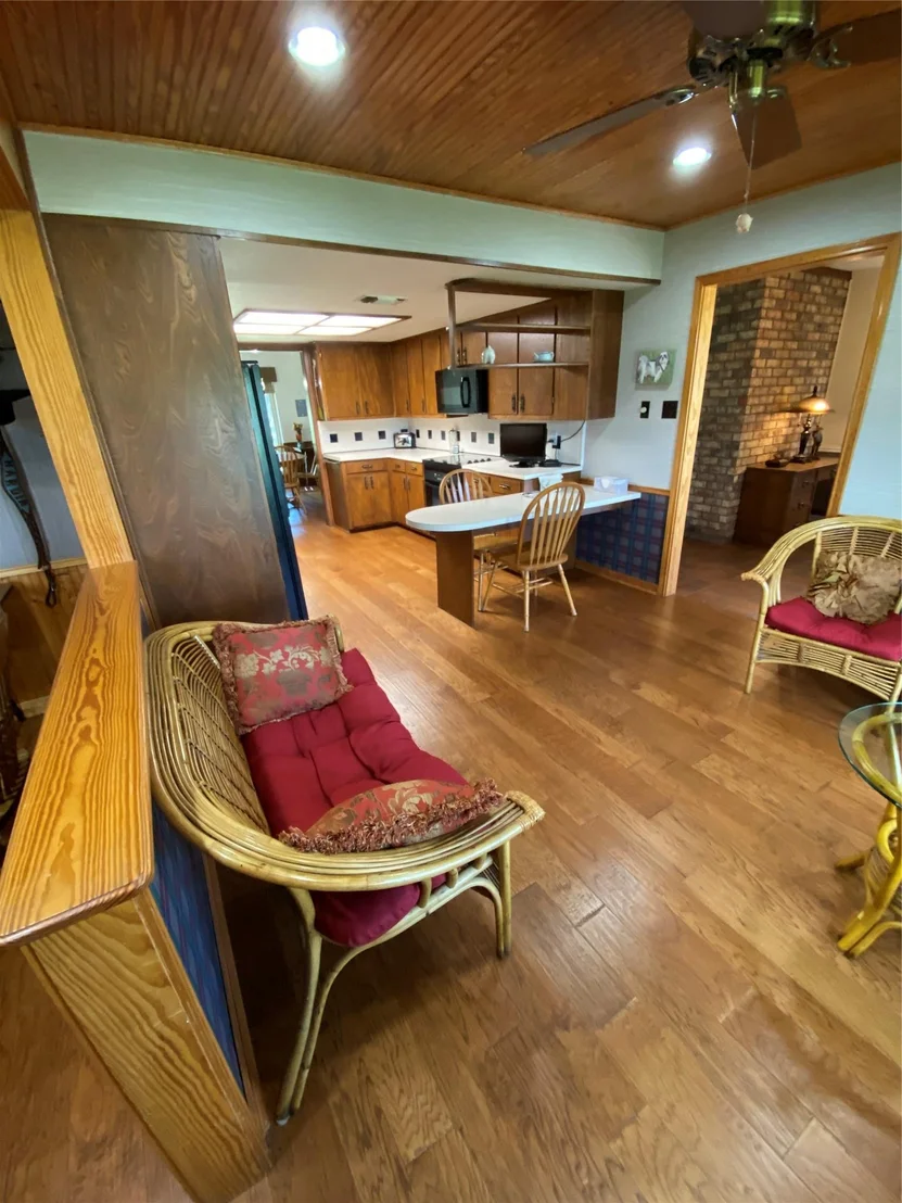 Photo of 140 Oakridge RD
