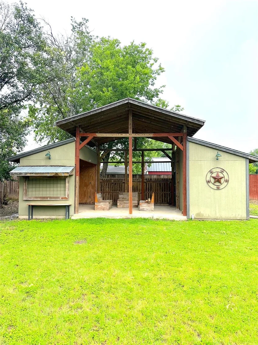 Photo of 102 Circle DR