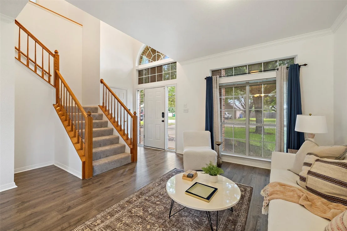 Photo of 900 Laurel CV