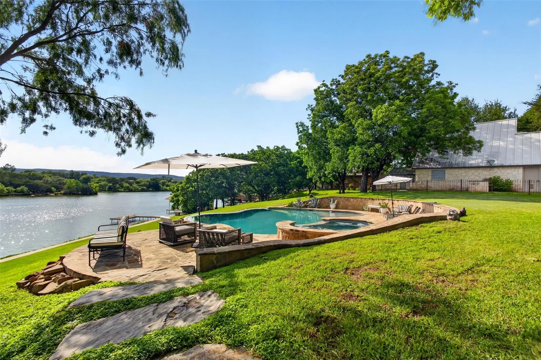 Photo of 237 Waters Edge
