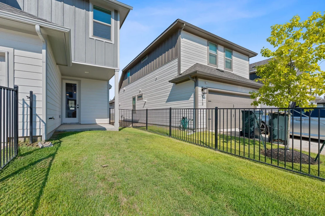 Photo of 321 Orleanian DR