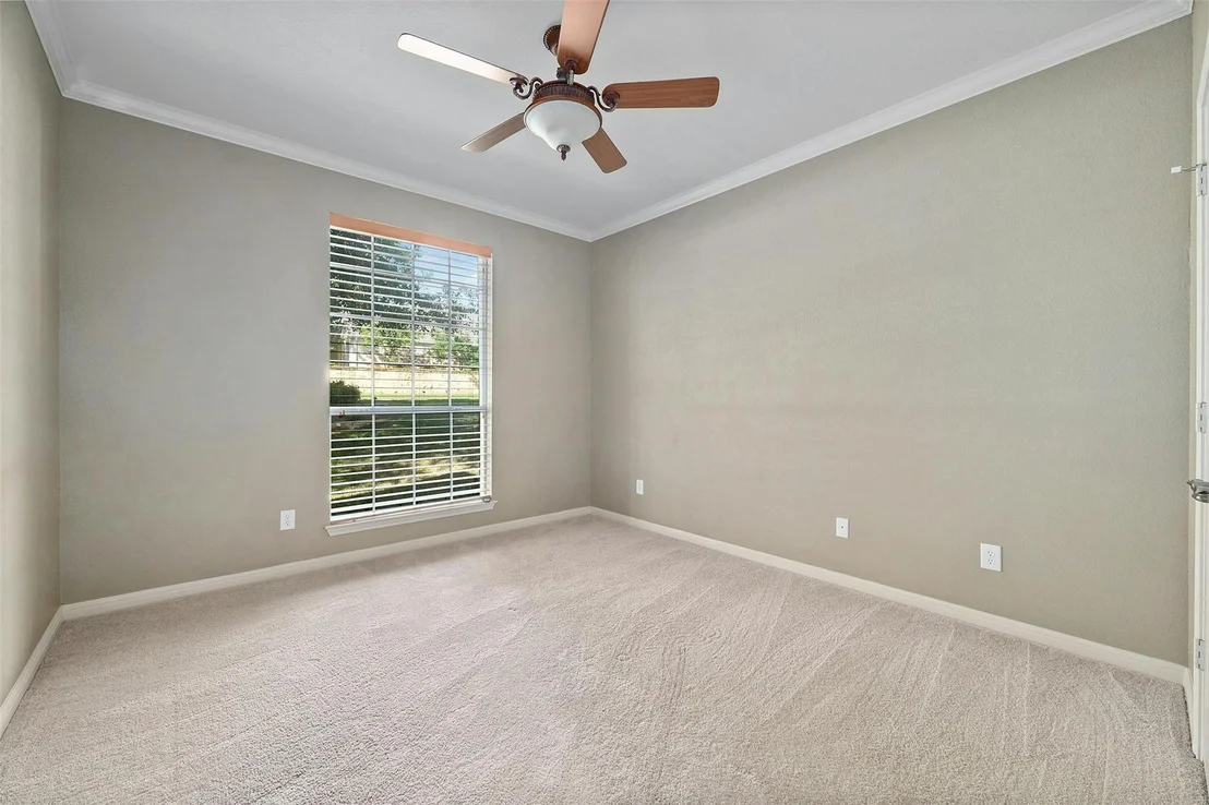Photo of 240 Bolton DR