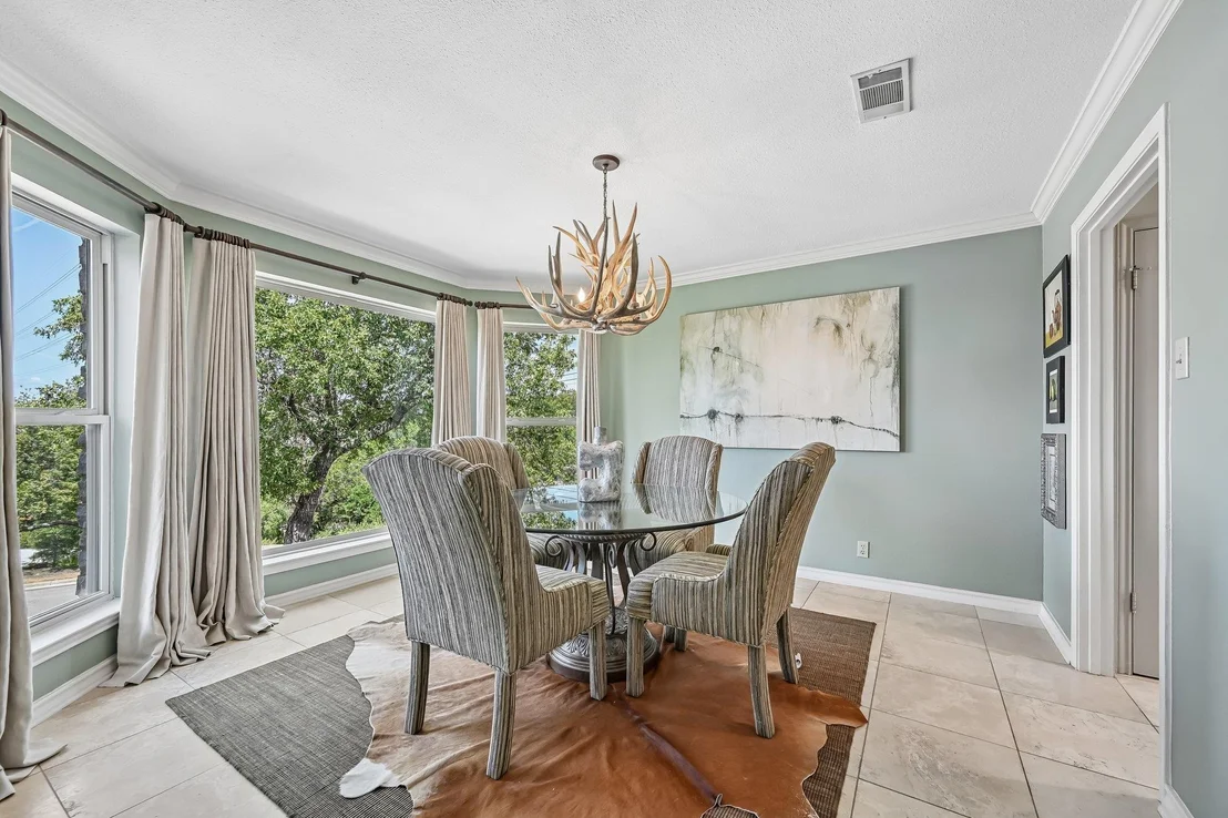 Photo of 6009 Diamond Head DR