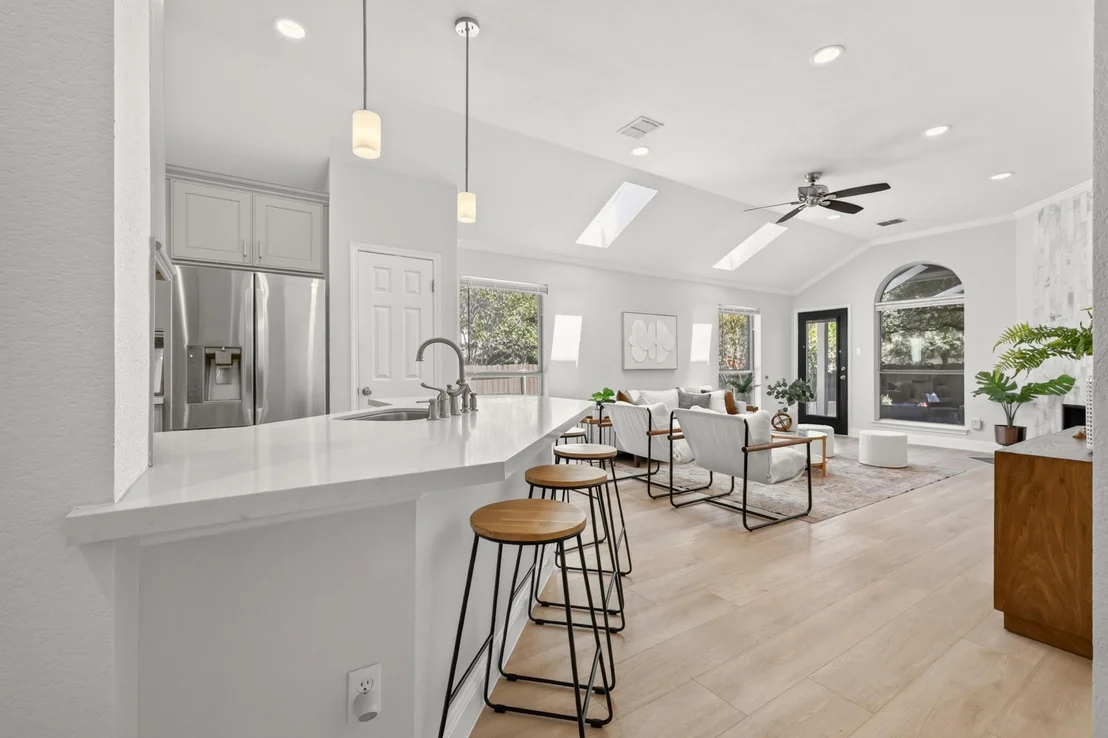 Photo of 13536 Anarosa LOOP