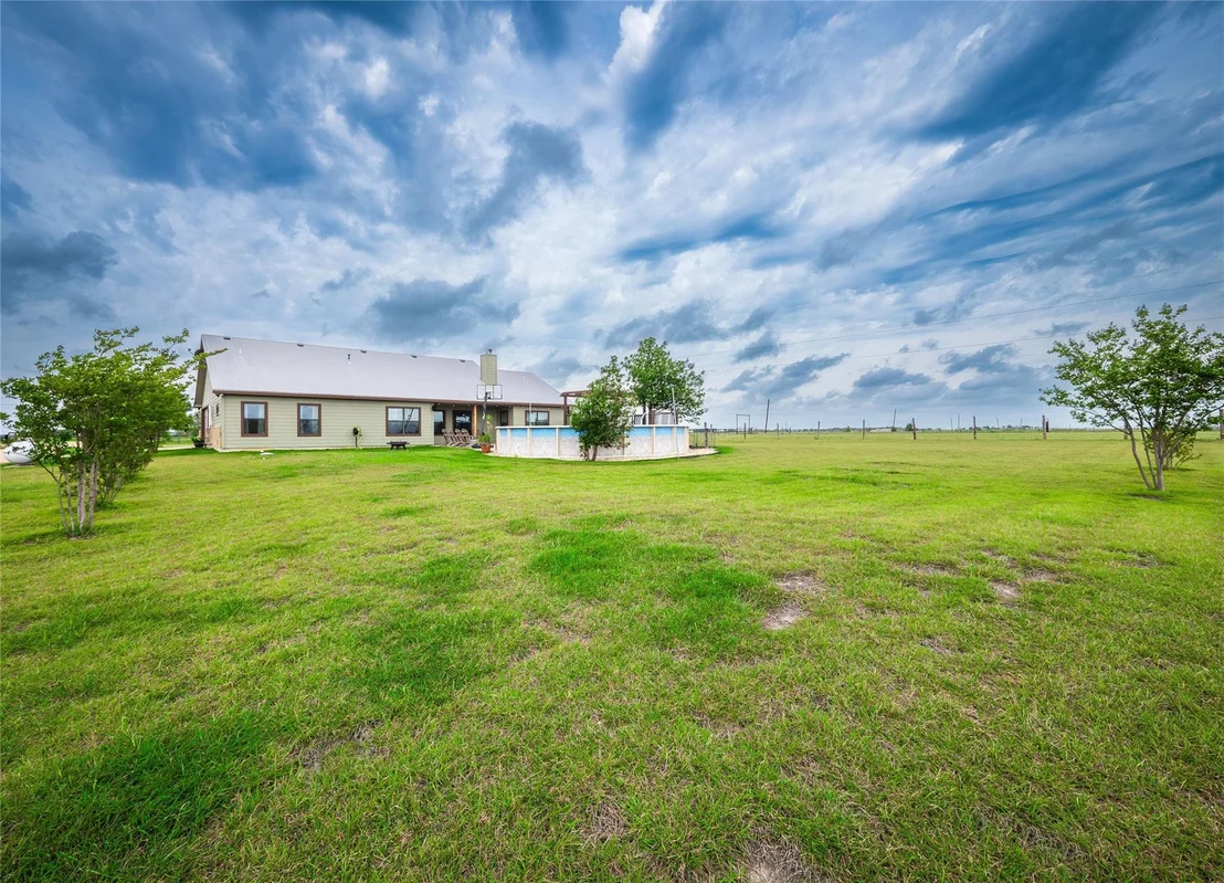 Photo of 851 & 877 County Road 455