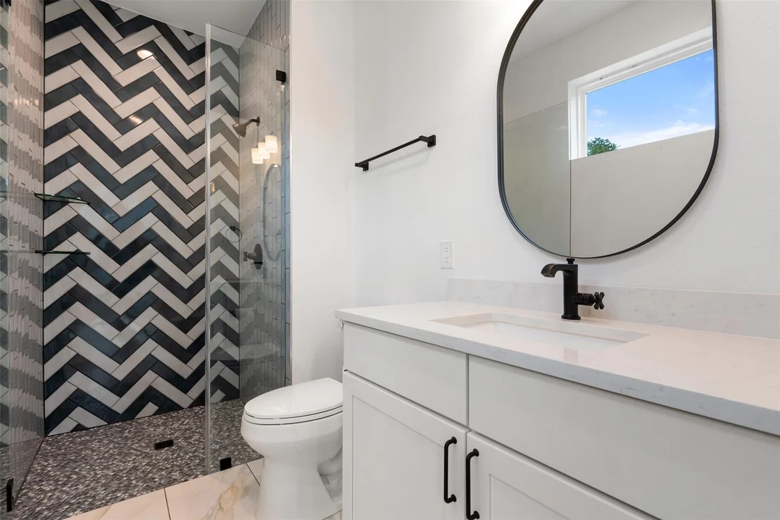 Photo of 43 War Bonnet