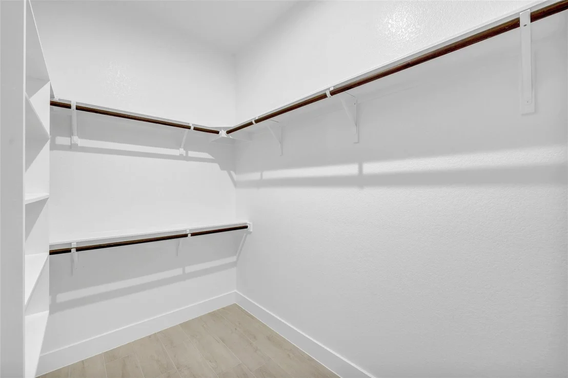 Photo of 213 Oakley PASS