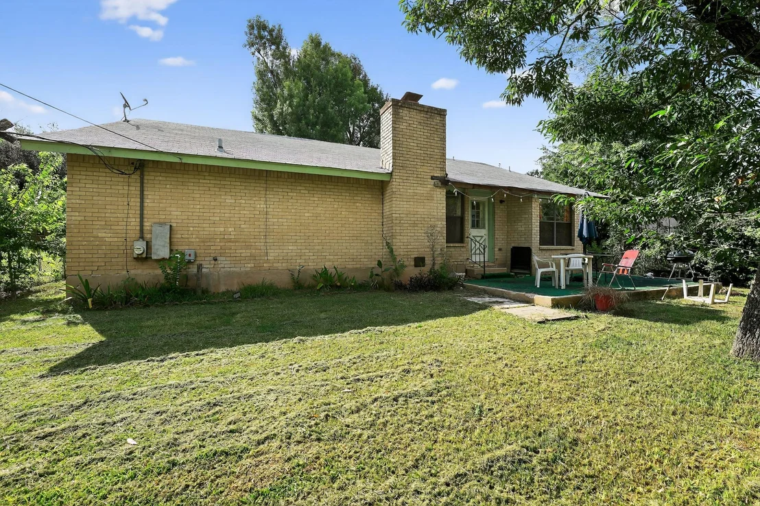 Photo of 324 McClendon DR