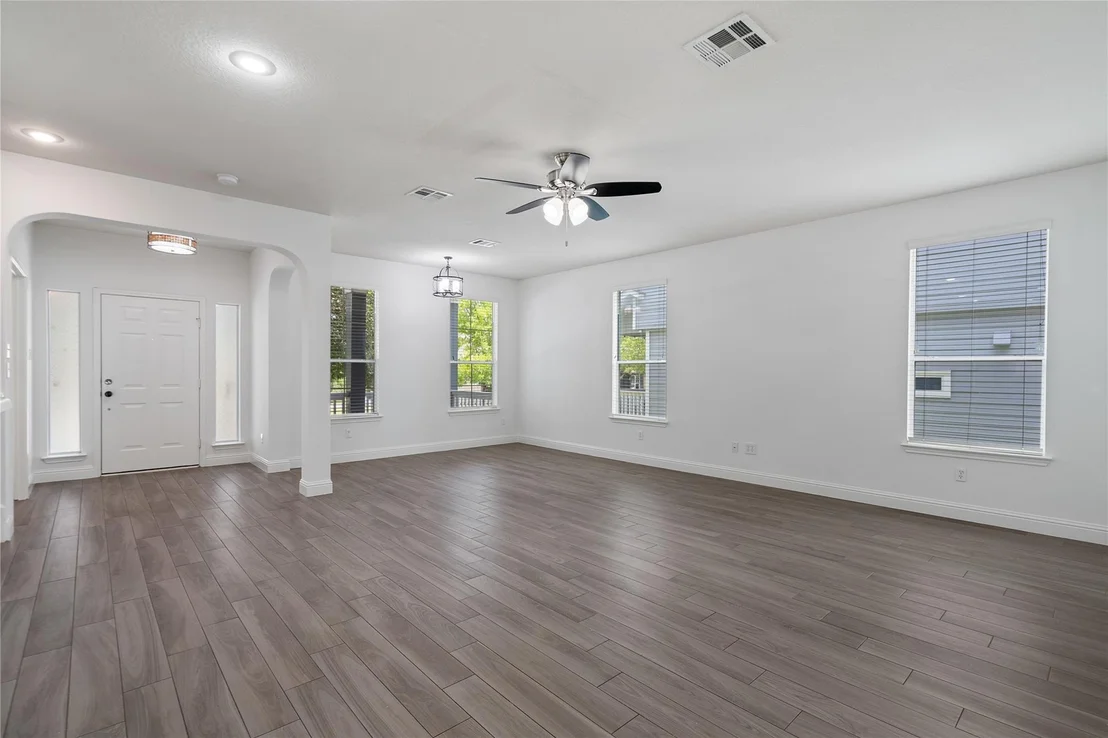 Photo of 1102 Peyton PL