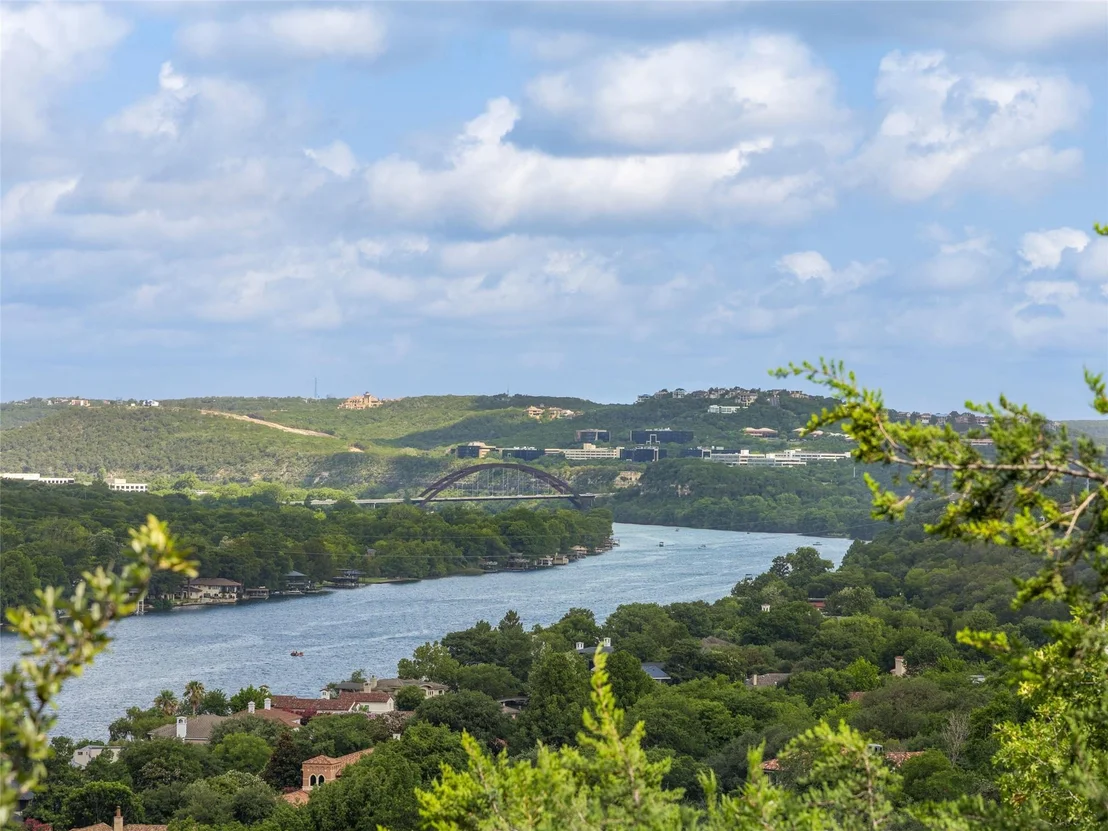Photo of 4323 Mt Bonnell RD