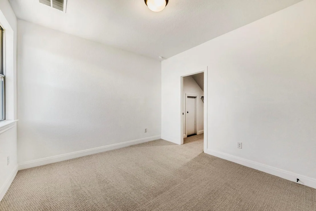 Photo of 338 Orleanian DR