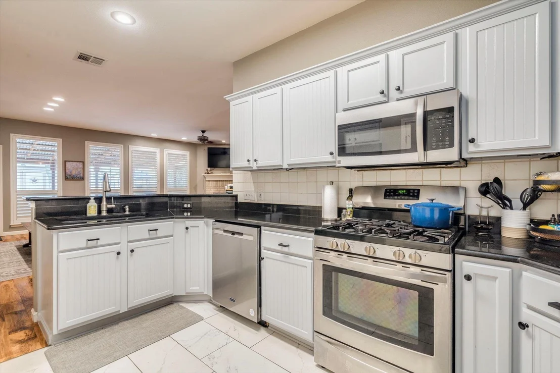 Photo of 809 Hilltop DR