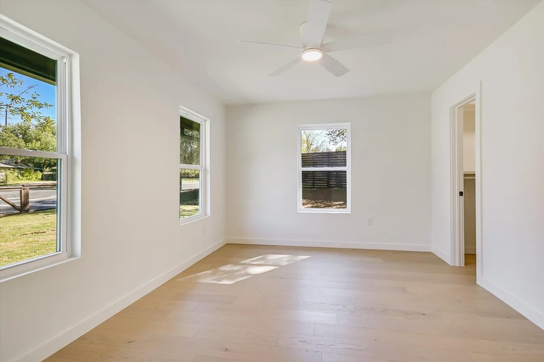 Photo of 2401 Rogge LN