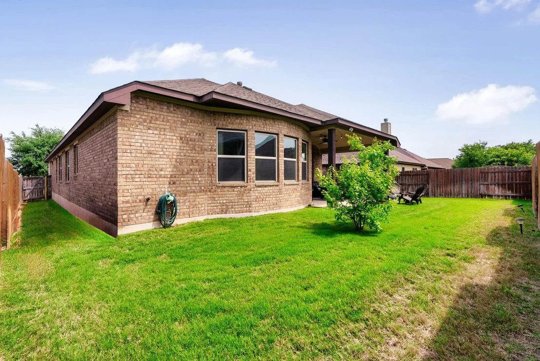 Photo of 221 Longfield DR