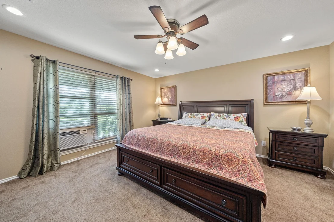 Photo of 25 Doolittle DR