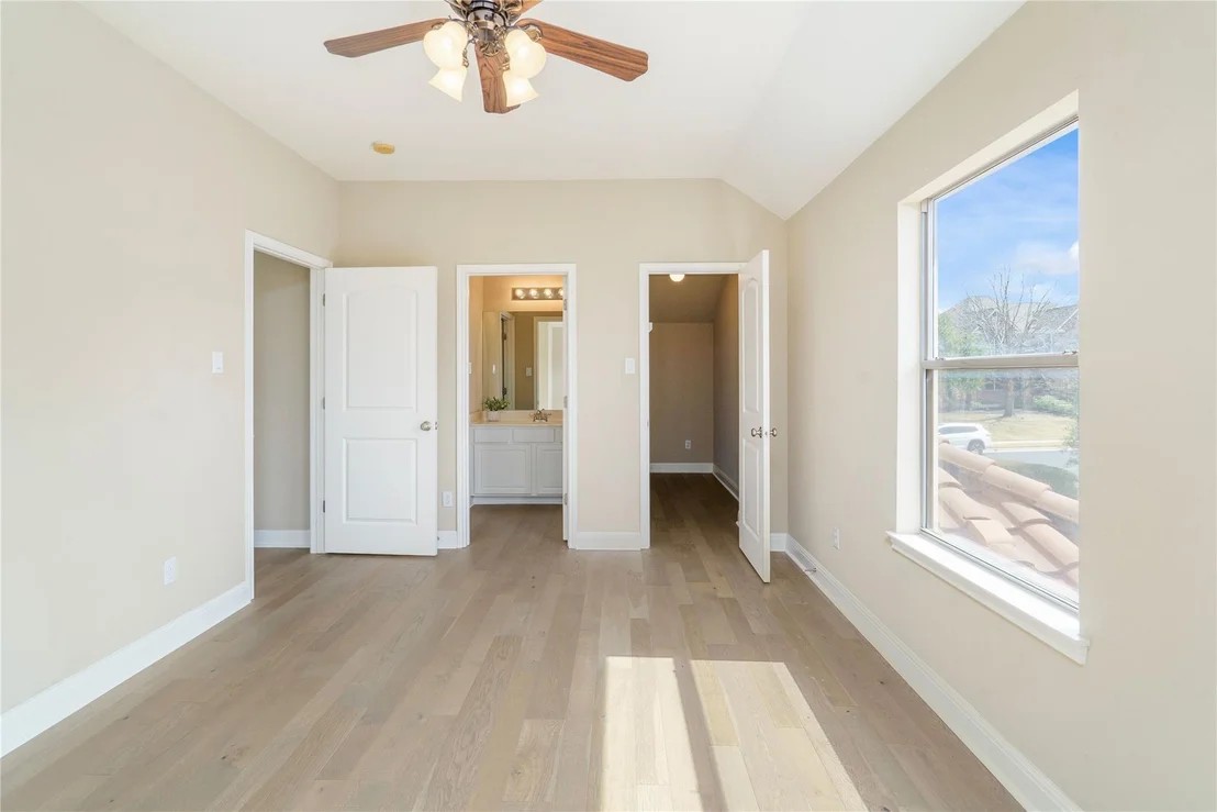 Photo of 3237 Bay Hill LN