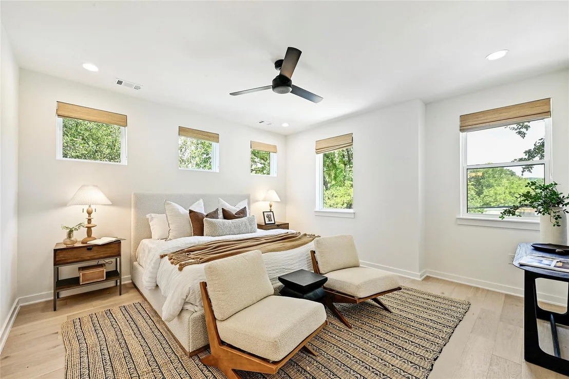 Photo of 18405 Georgetown DR