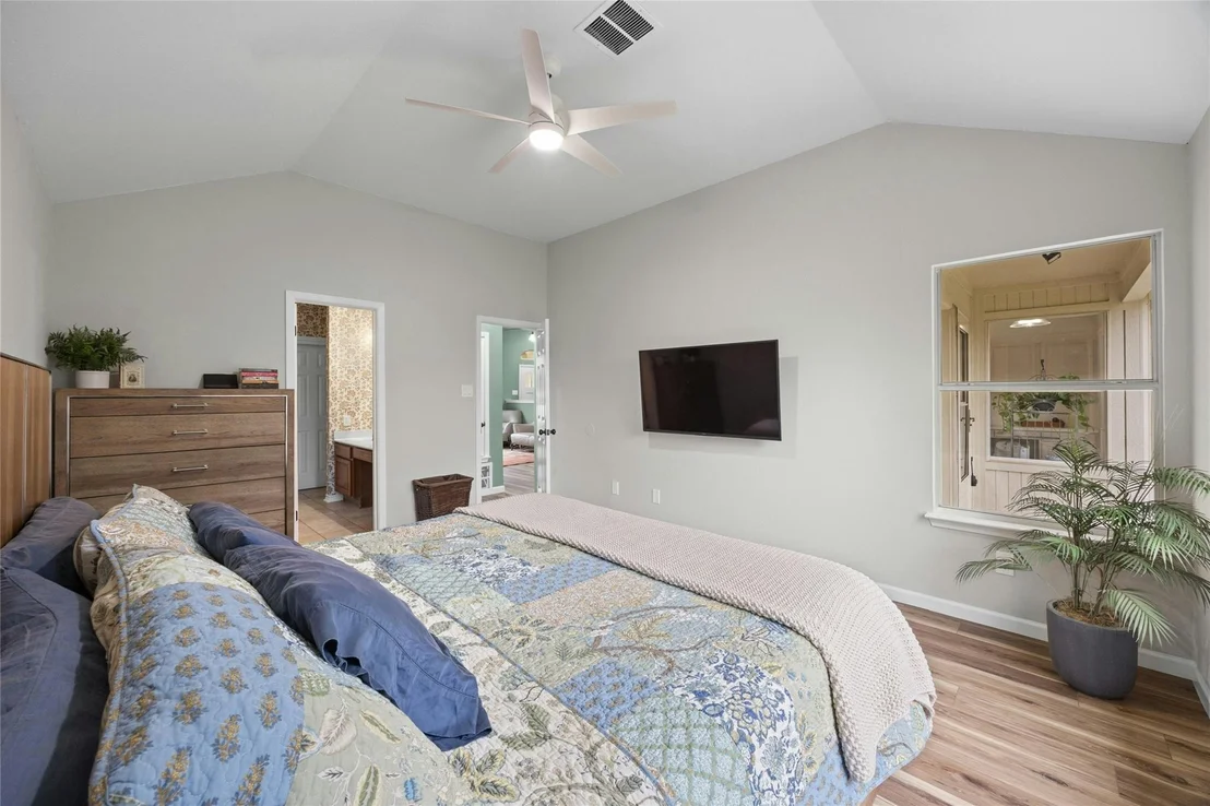 Photo of 610 Sabine CIR