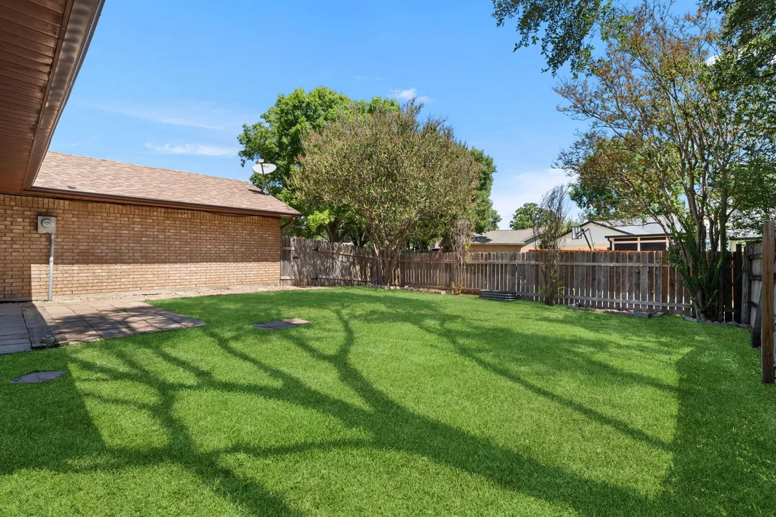 Photo of 2202 Winchester DR