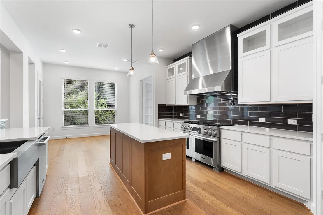 Photo of 15098 Dorothy DR