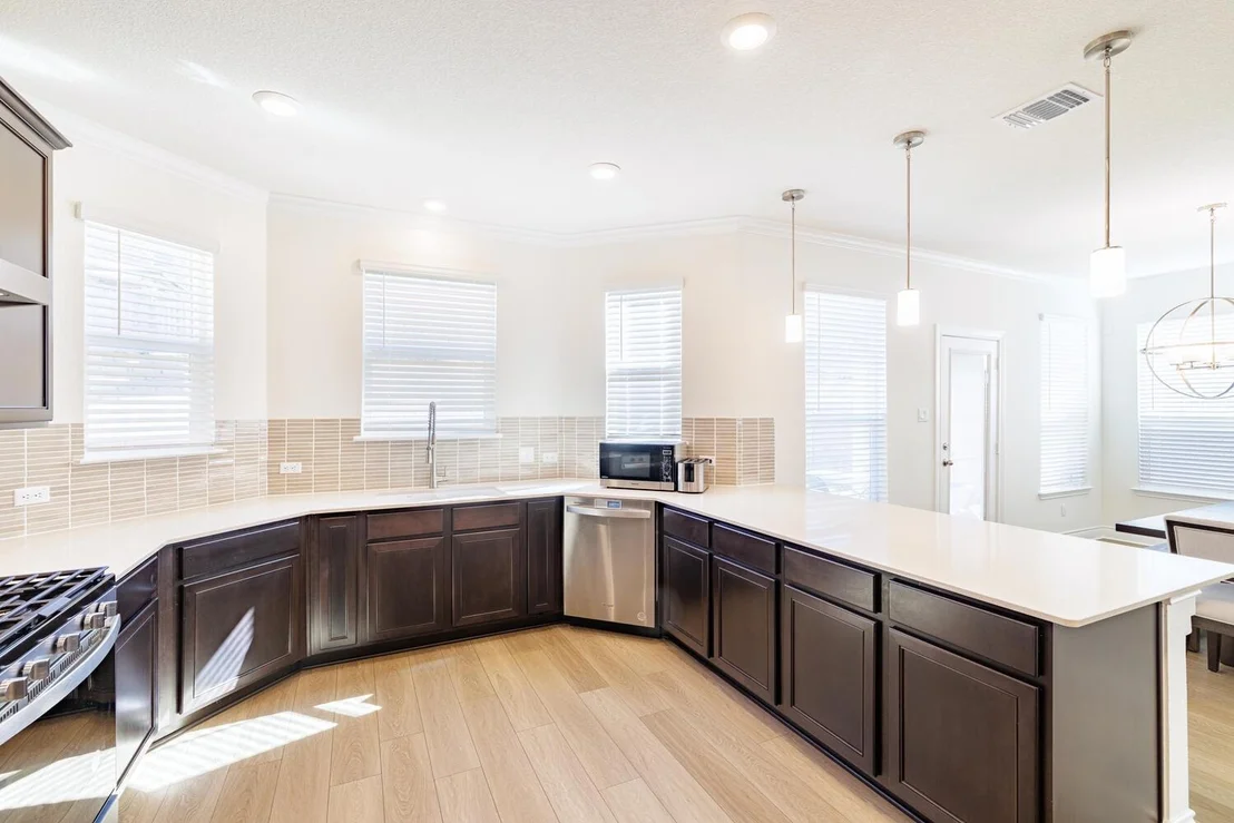 Photo of 4641 Alfano LOOP