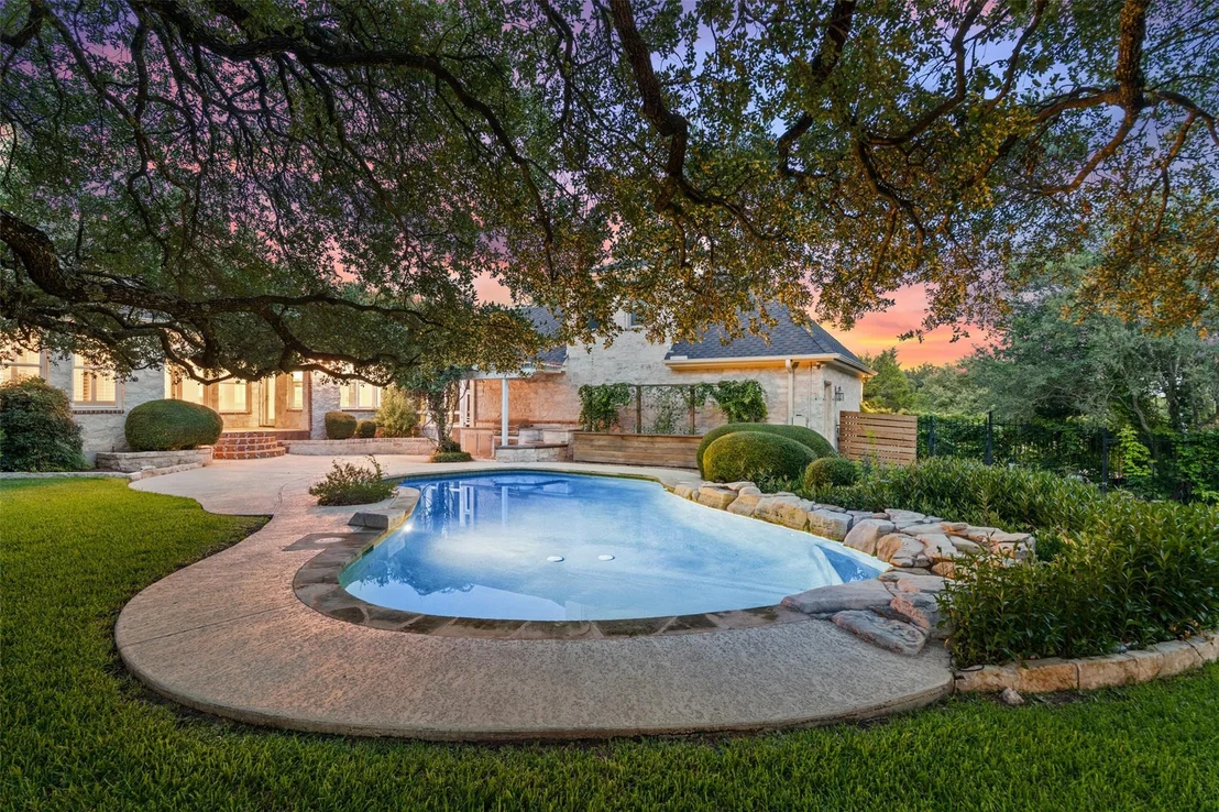 Photo of 127 Roberts CIR