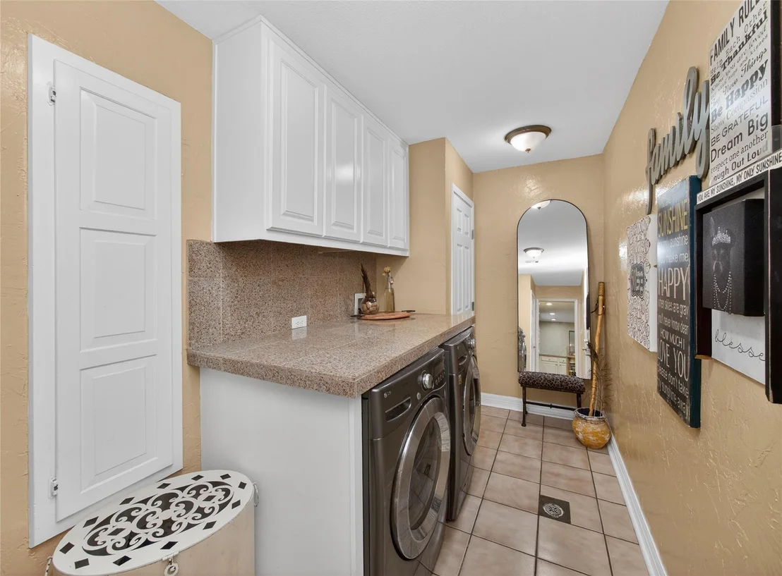 Photo of 718 Post Oak DR