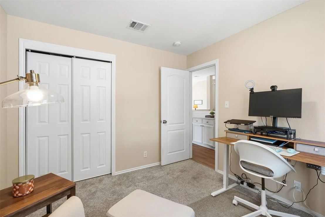 Photo of 115 Finch LN