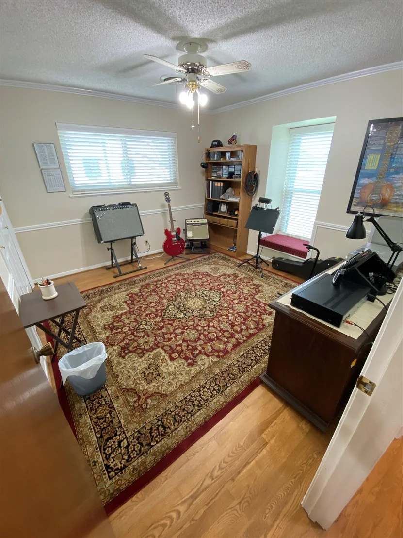 Photo of 140 Oakridge RD