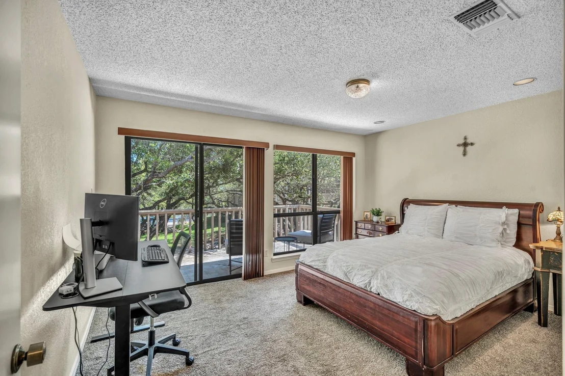 Photo of Unit 7 at 307 Crestview