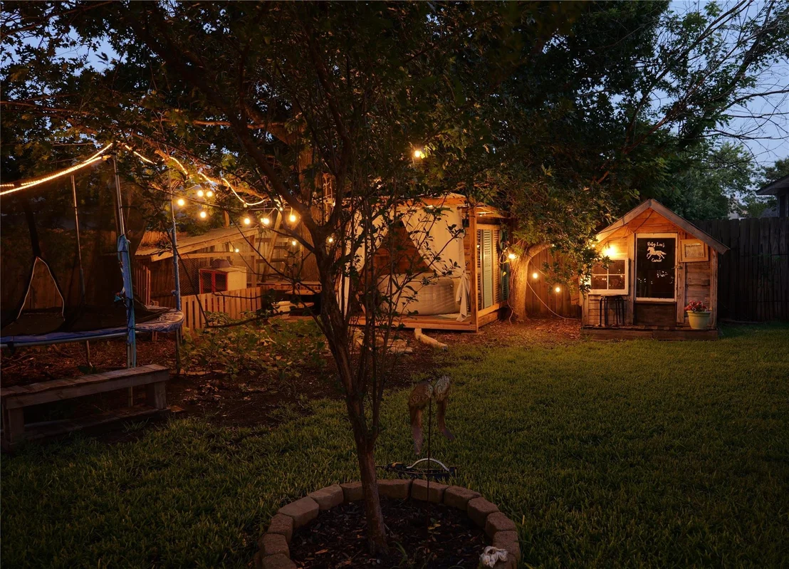Photo of 1306 River Oak DR