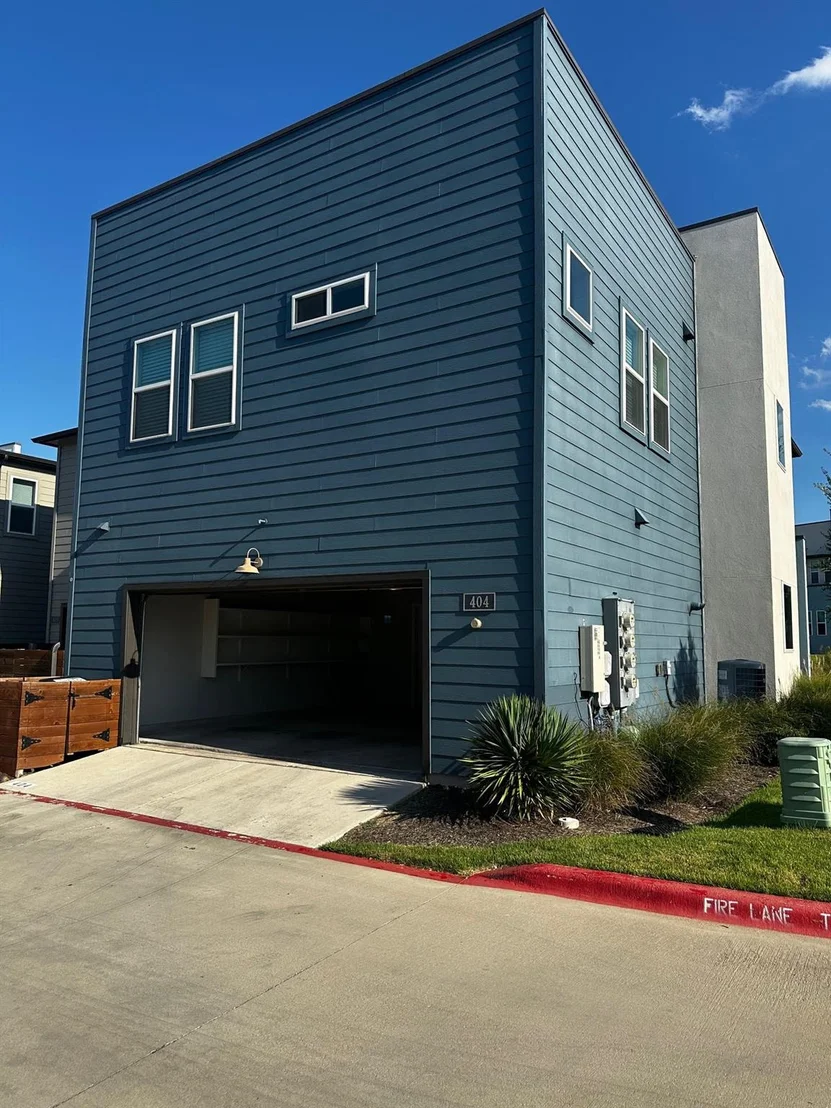 Photo of Unit 404 at 9015 Cattle Baron PATH