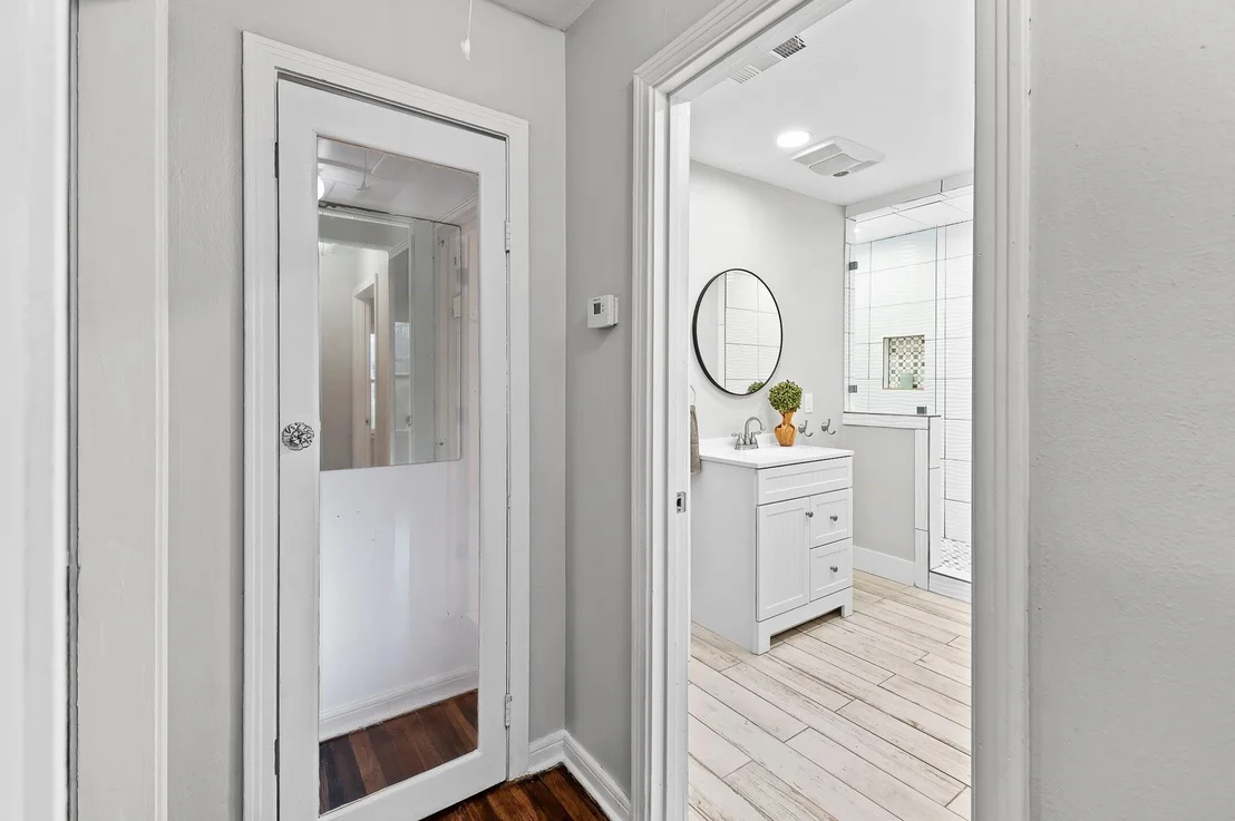 Photo of 1708 Payne Ave