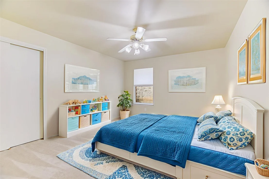 Photo of 402 Washington Square DR