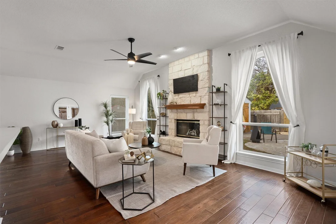 Photo of 1014 Hackberry DR