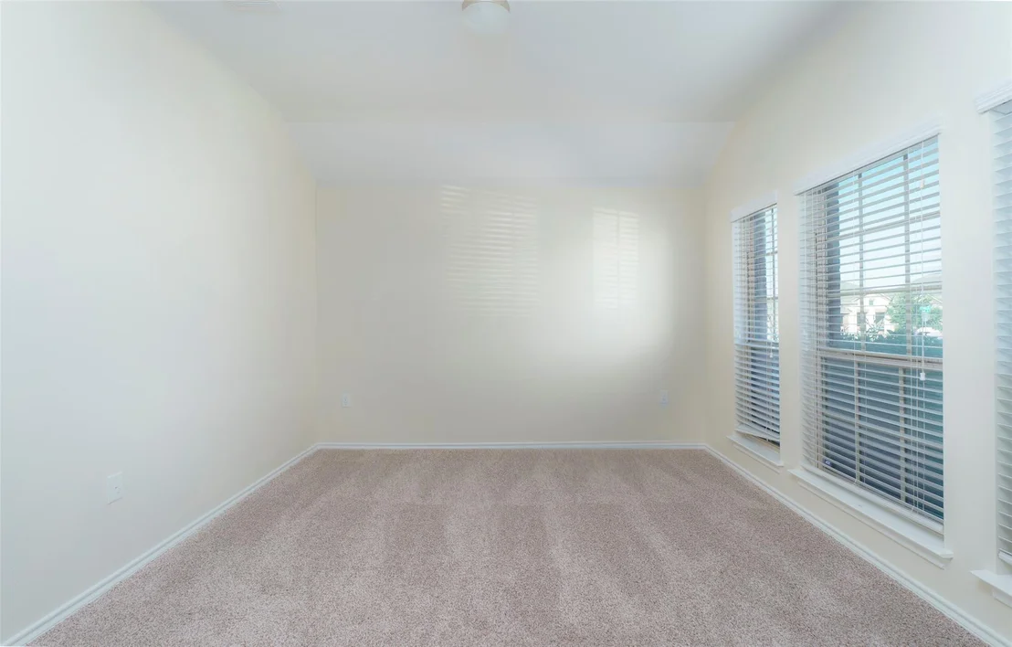Photo of 13020 SE Kearns DR