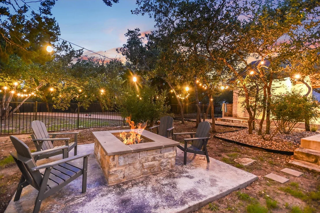 Photo of 465 Lloyd LN