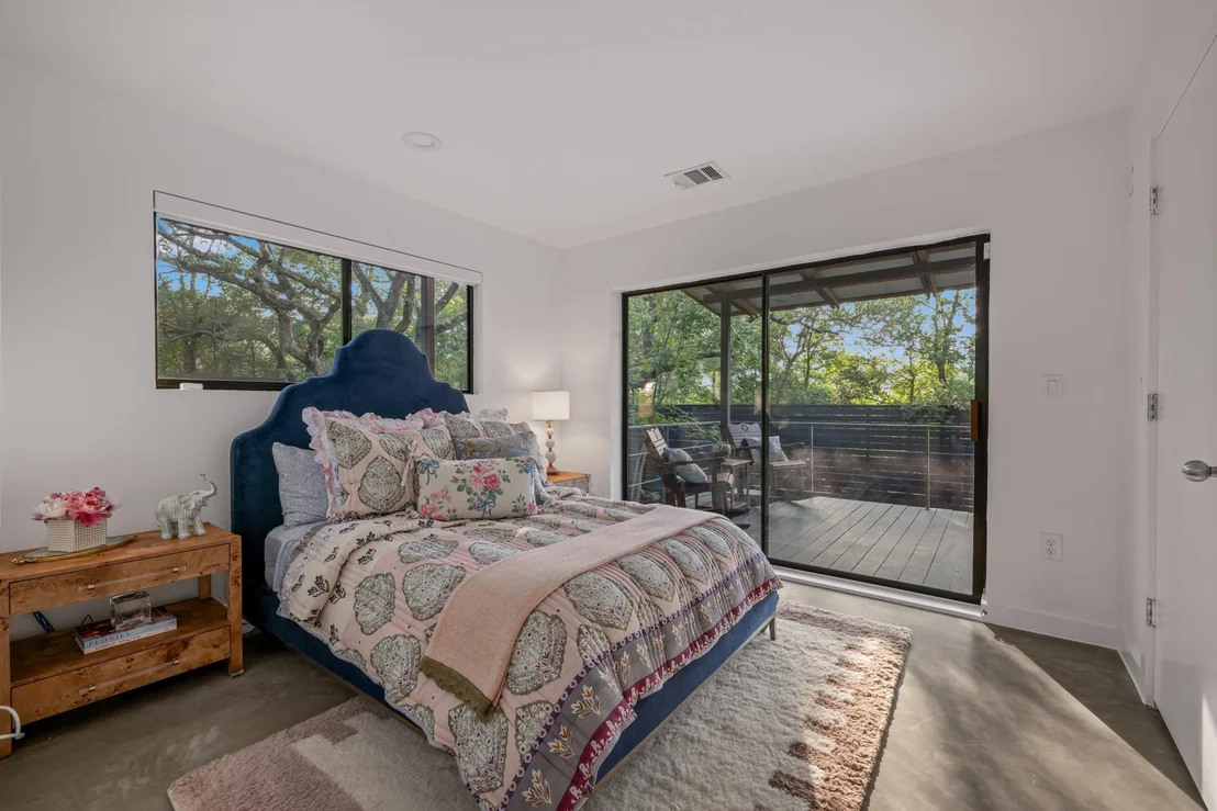 Photo of 10109 Devereux DR