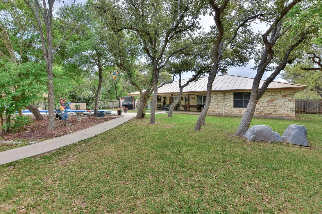 Photo of 527 W ESPARADA DR