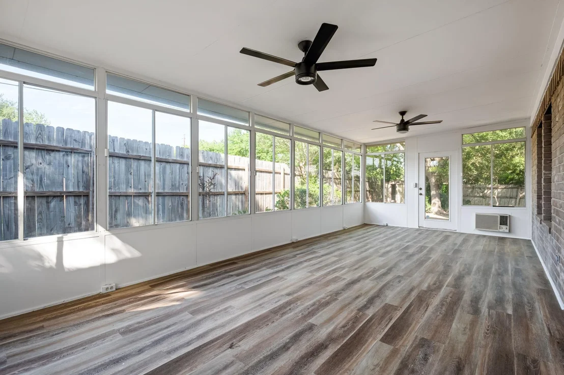Photo of 1106 Split Oak CV
