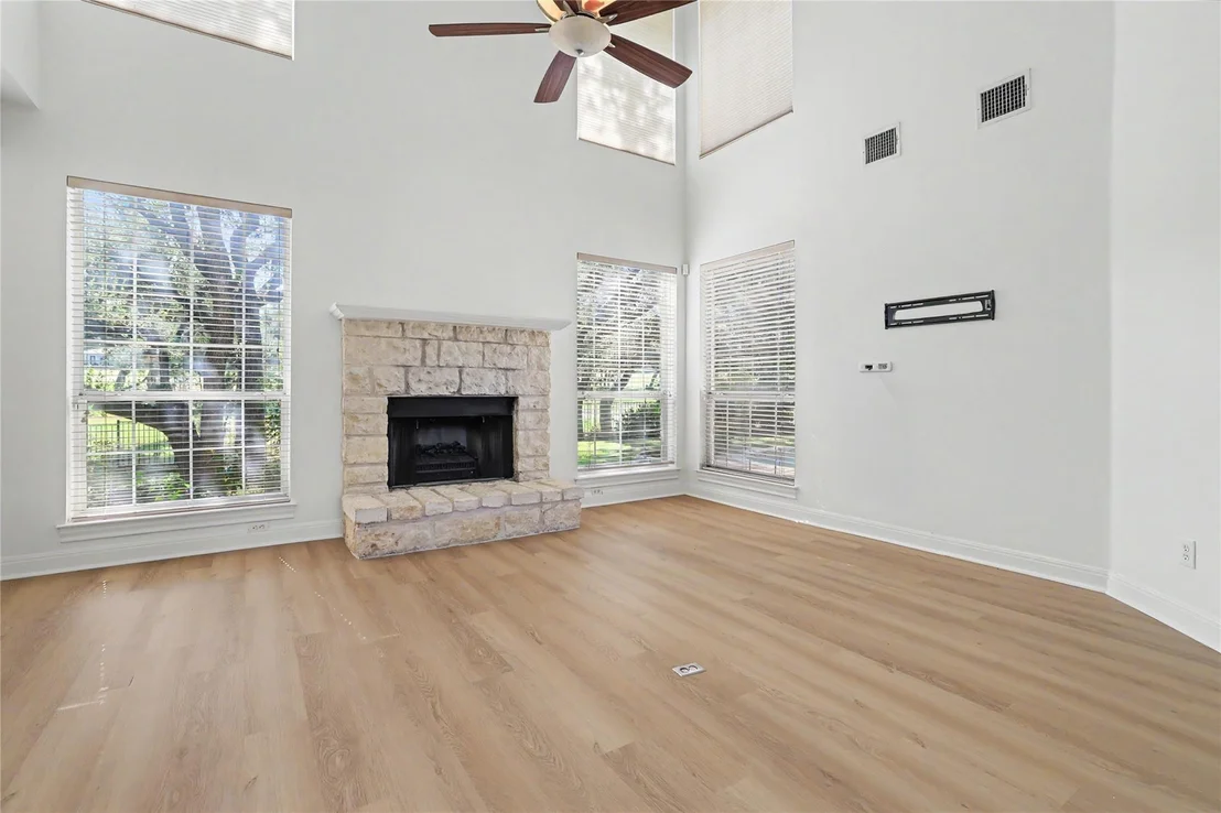 Photo of 38 Tiburon DR