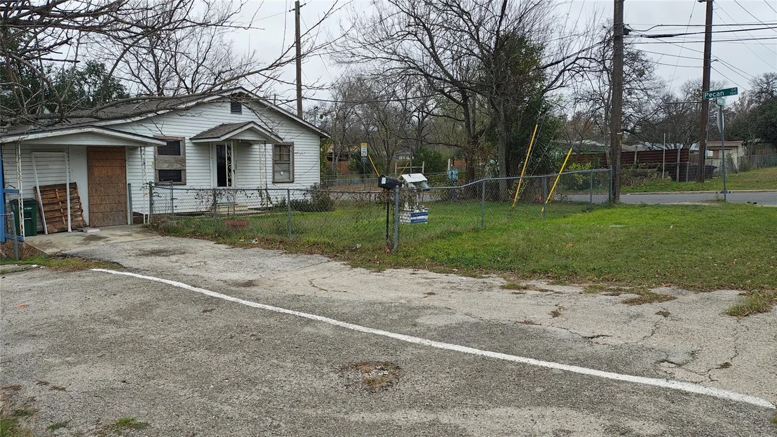 Photo of 8611 Georgian DR
