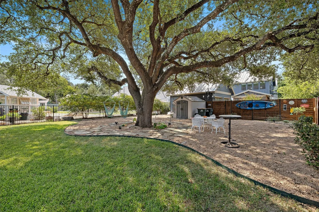 Photo of 1901 Railroad Ave