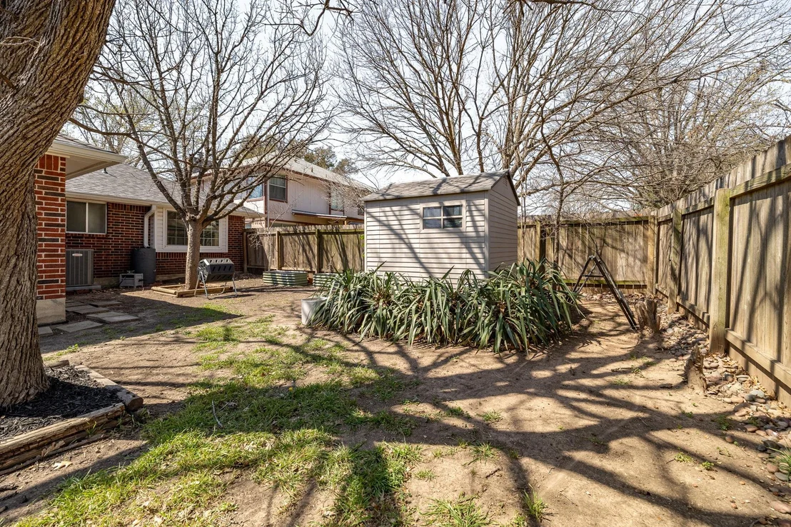 Photo of 1112 Faircrest DR