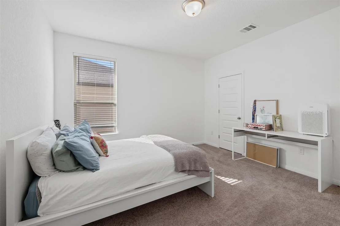 Photo of 424 Arrowhead Vine ST